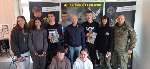 Spoločná fotka - branný deň pri príležitosti 79. výročia Tokajíckej tragédie